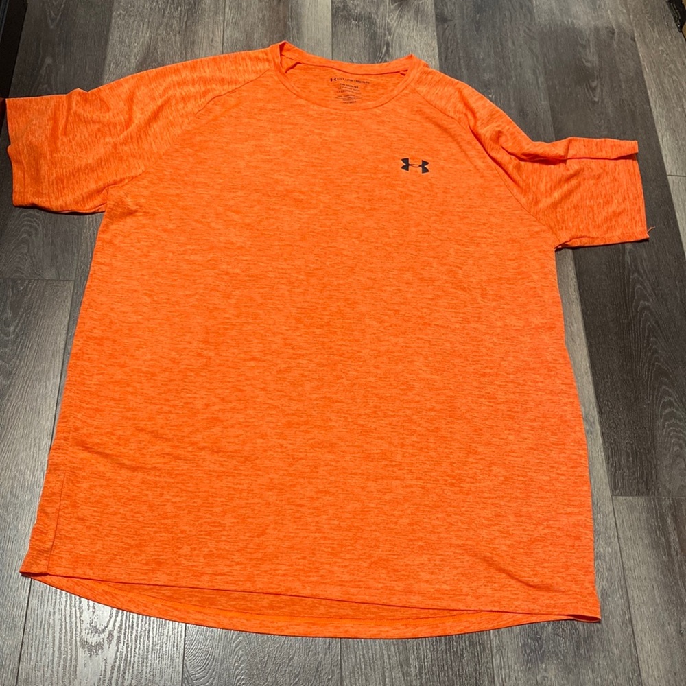 Men’s Under Armour shirt